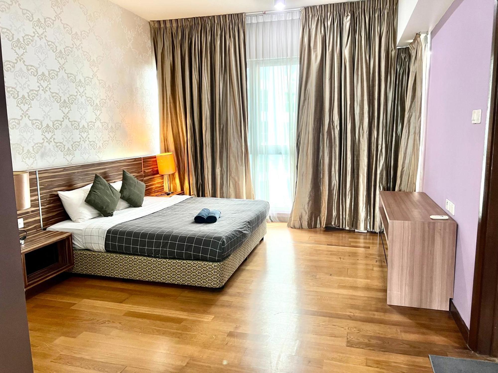 Regalia Service Suites Klcc Skypool Куала-Лумпур Экстерьер фото
